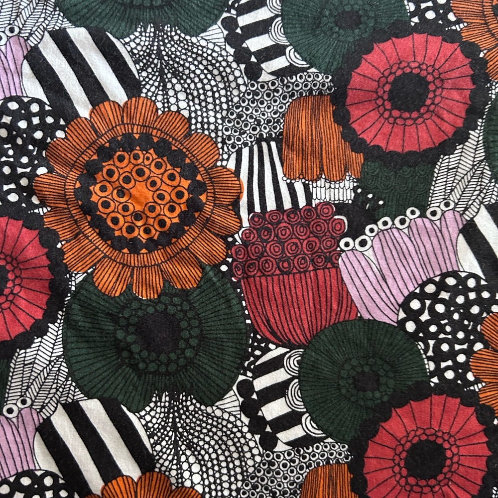 Marimekko ladies XS Uniqlo T shirt - Picture 2 of 5